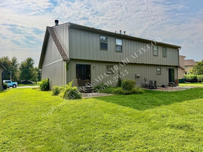 Building Photo - 6622 W 149th Terrace