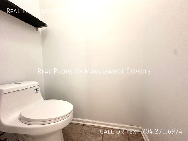Building Photo - 9902 Redbud Tree Ct