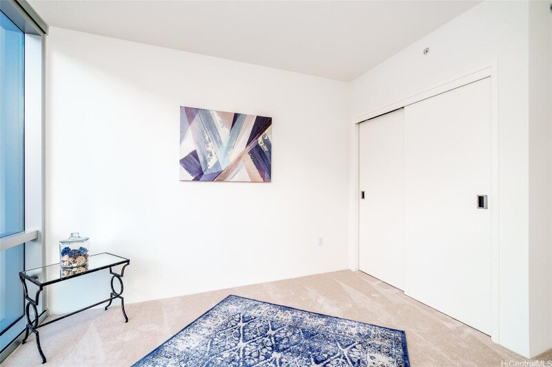 Building Photo - 1391 Kapiolani Blvd