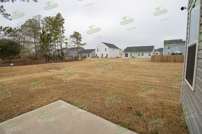 Building Photo - Modern 4 Bedroom Home ~ Minutes to Fort Jackson ~ Available June 2026!