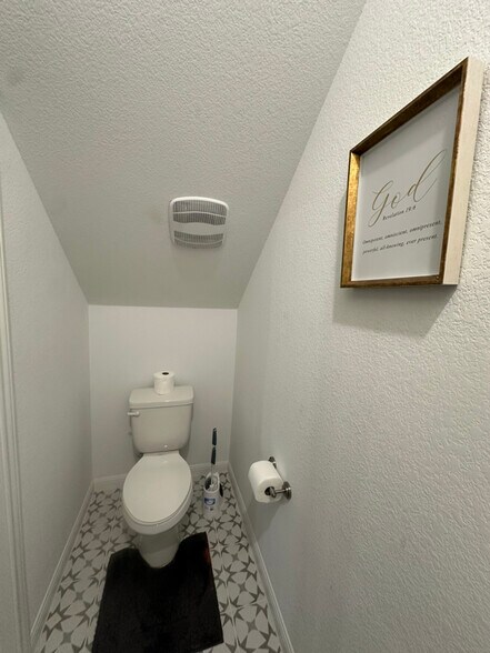 Building Photo - 2916 Tavern Dr