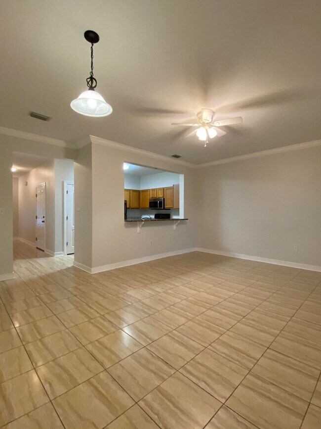 Building Photo - 417 Twin Lakes Ln