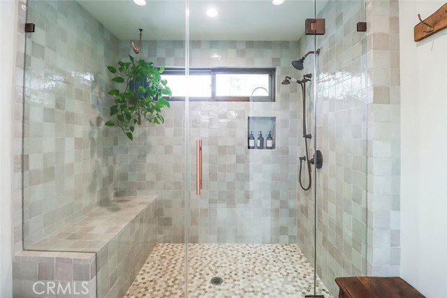 Building Photo - 5617 Colodny Dr