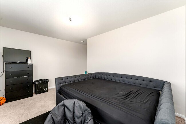 Building Photo - 2718 Regatta Ln