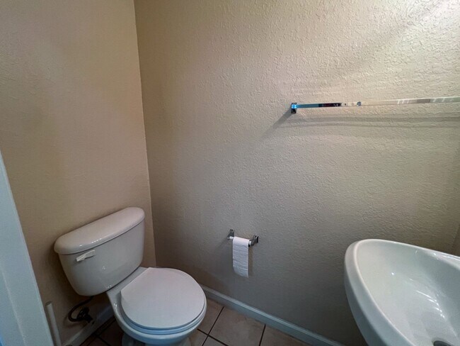 Building Photo - 2/2.5 Town Home in Magnolia Place Available NOW! *Approved Application*