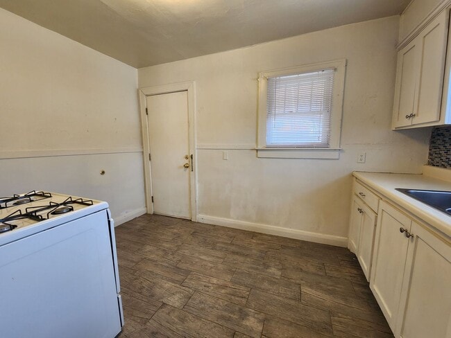 Building Photo - 2 bed 1 bath in Shawnee