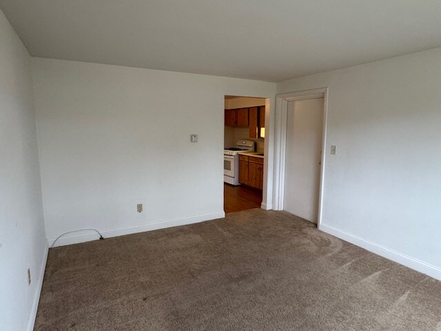 Building Photo - 104 Hinchey Ave