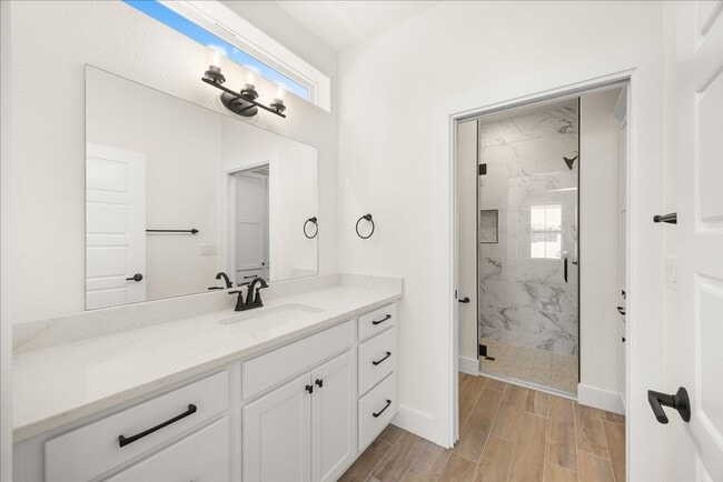 Building Photo - Bright, Spacious, & Beautifully Designed 1 bed 1.5 bath