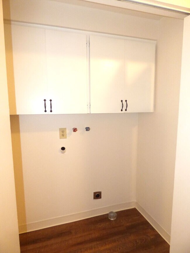 Building Photo - 2 bed 1.5 bath Townhome in Keizer