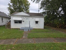 Building Photo - 1828 Clinton St
