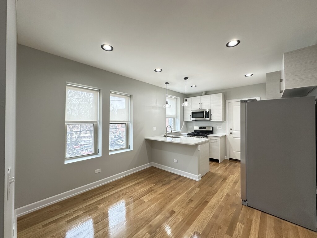 Building Photo - 234 S Maple Ave