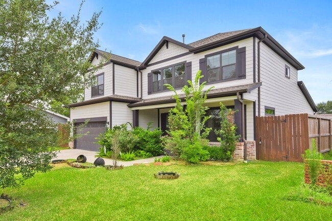 Building Photo - Timeless Elegance in Oak Forest: A Stylish...
