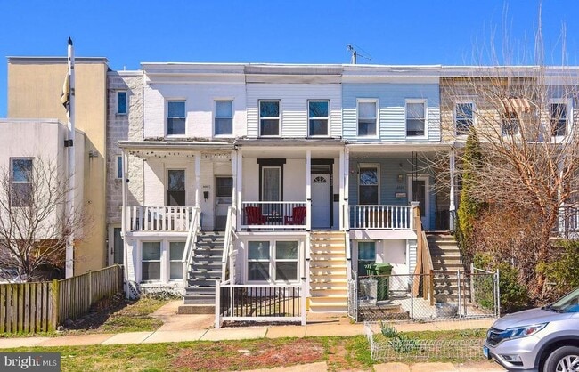 Building Photo - 3422 Roland Ave
