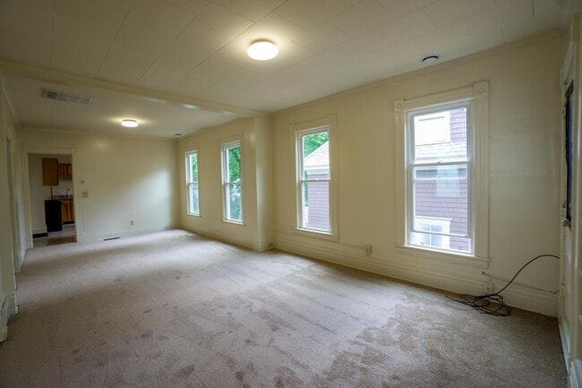 Building Photo - 107 Trinity Pl