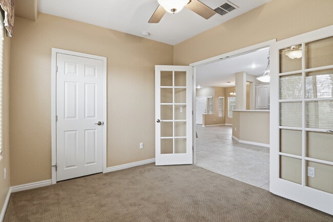 Building Photo - Discover comfortable single-story living in this inviting 3-bedroom, 2-bathroom home offering 1,7...