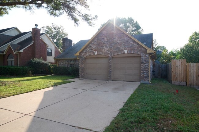 Building Photo - 5838 N Magazine Cir