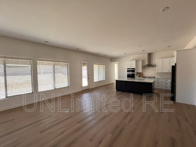 Building Photo - 5705 E Cannon Pl