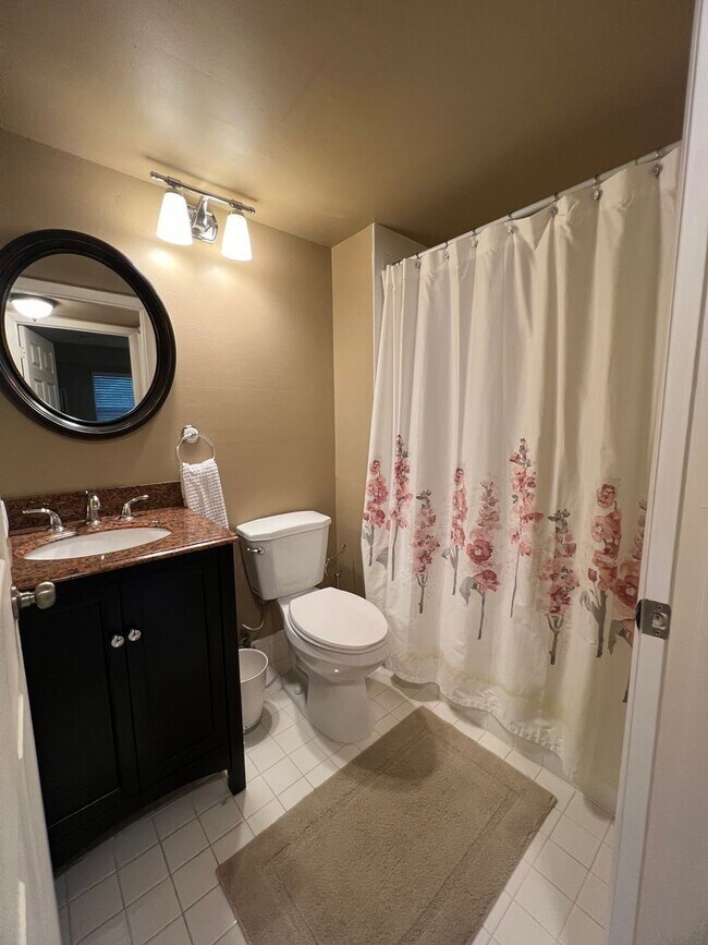 Building Photo - Beautiful 2/2 Waterview in Davie/Nova