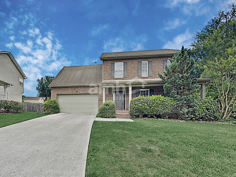 Primary Photo - 4301 Aylesbury Dr