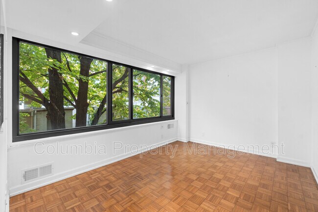 Building Photo - 1077 30th St NW