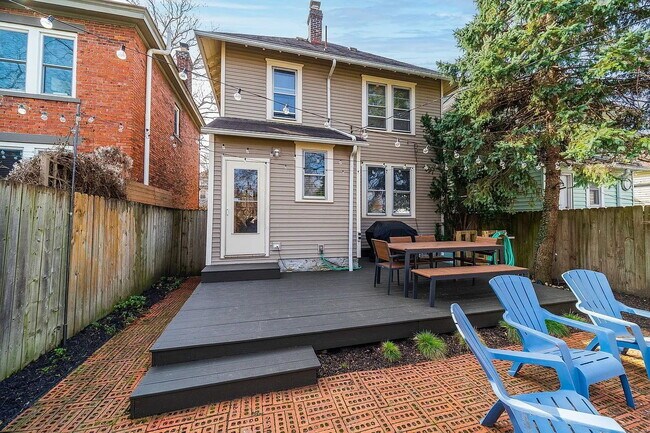 Building Photo - 236 E Mithoff St