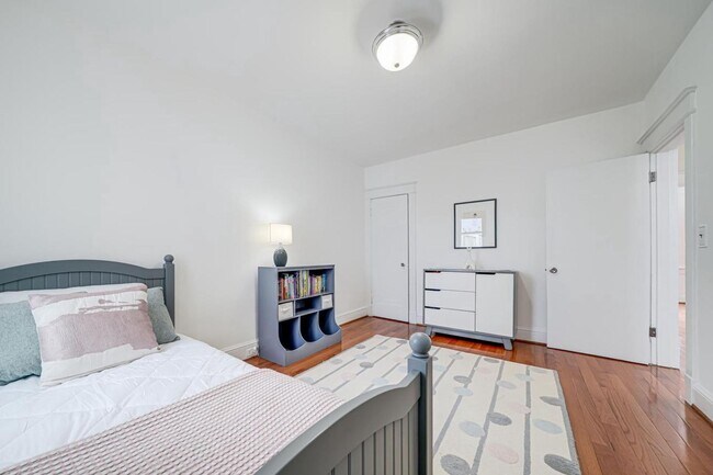 Building Photo - 4823 9th St NW