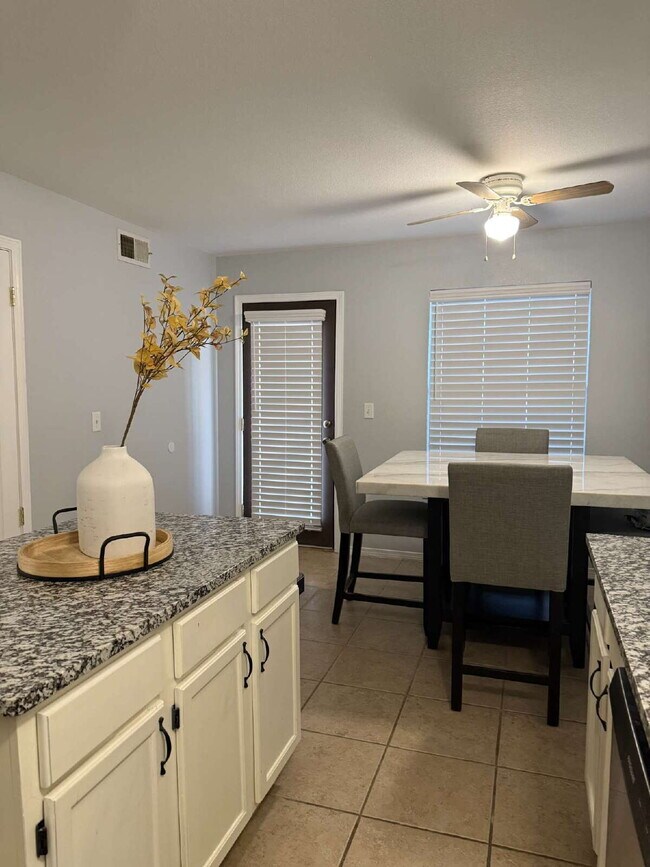 Building Photo - "Charming 3-Bed Oasis with Granite Touches & Cozy Fireplace in El Paso!"