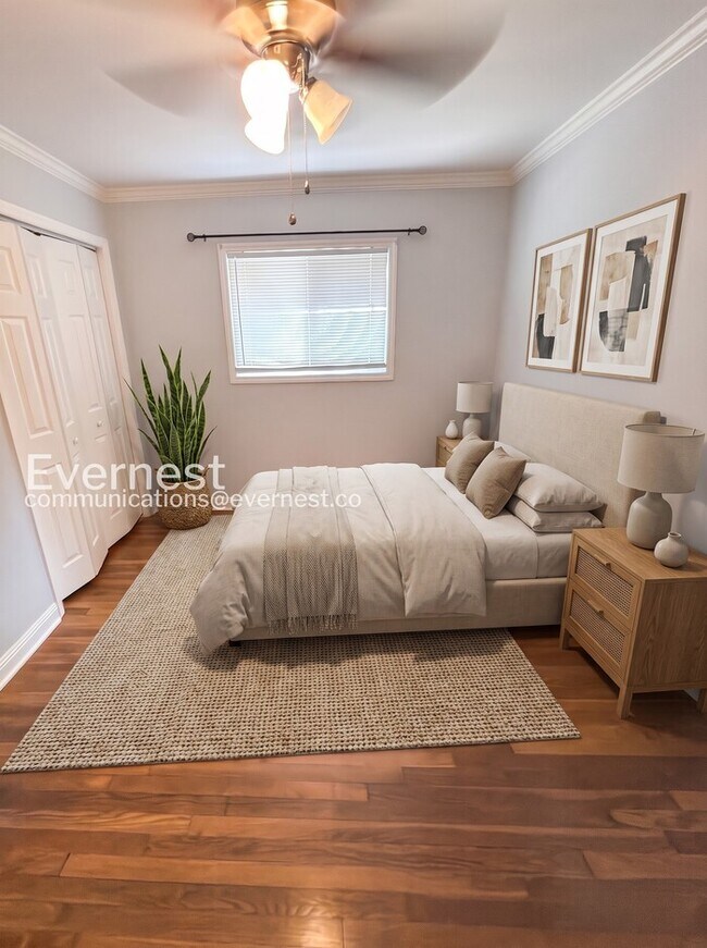 Building Photo - 2 Bed/1 Bath Home with Garage / Available Now!