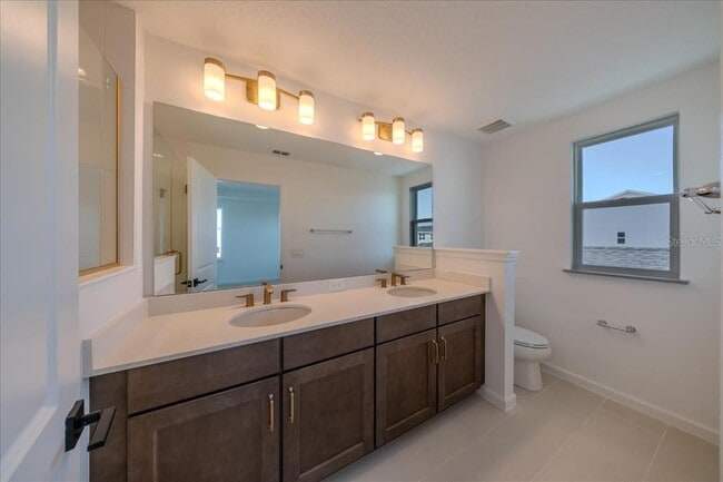 Building Photo - 1850 Falconhurst Ln