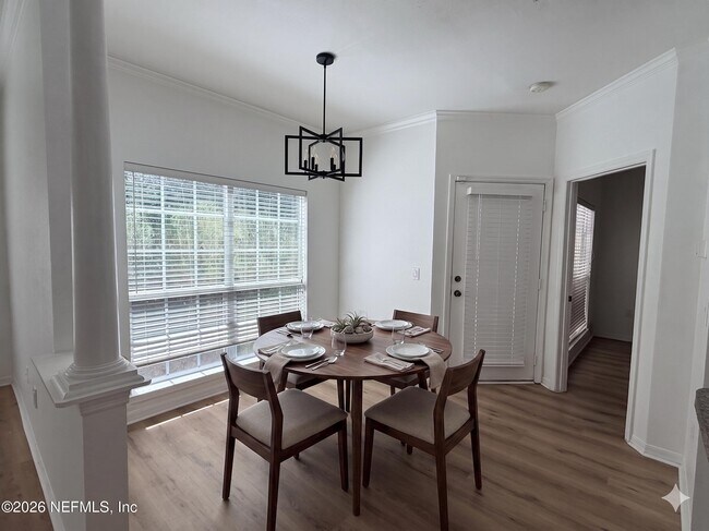 Building Photo - 7800 Point Meadows Dr