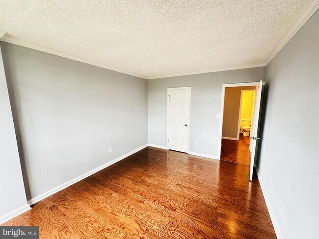 Building Photo - 5500 Holmes Run Pkwy