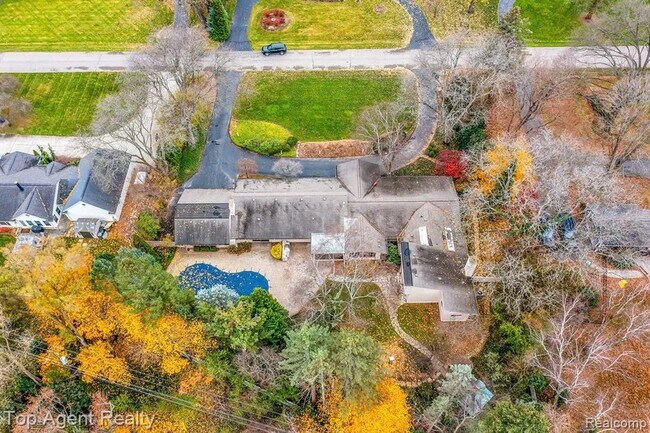 Building Photo - 5760 Snowshoe Cir