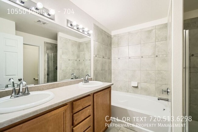 Building Photo - 10550 Paris St