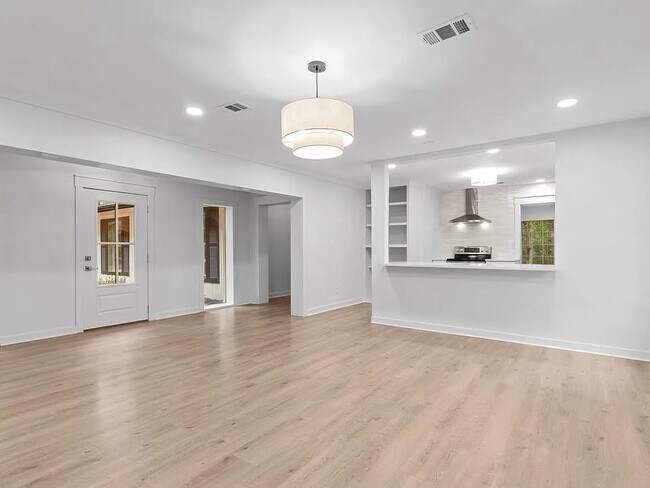 Building Photo - 3333 Meadow Hill Rd