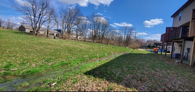 Building Photo - 118 Tanbark Dr