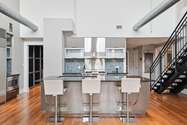 Building Photo - 1615 N Queen St