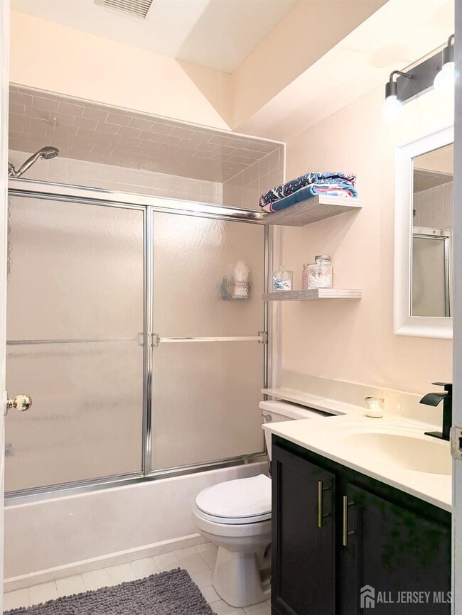 Building Photo - 226 Waterford Dr