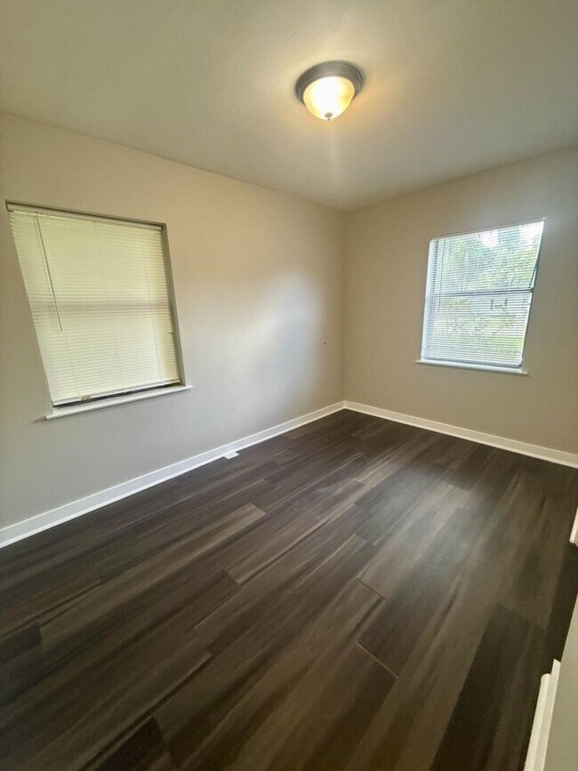 Building Photo - 3 bedroom in Jacksonville FL 32218