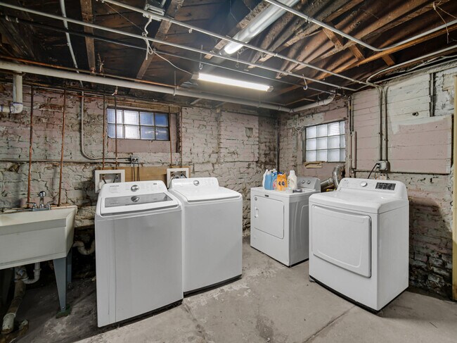 Building Photo - 2610 W 38th St