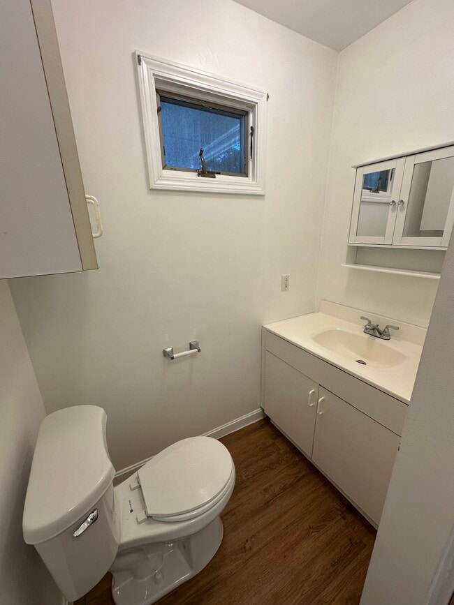 Building Photo - Louis Fountain St