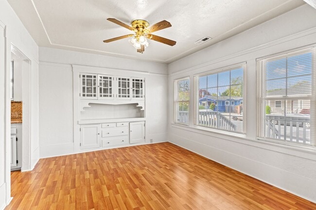 Building Photo - Beautiful Spacious 3 Bedroom Home w/ Brand...