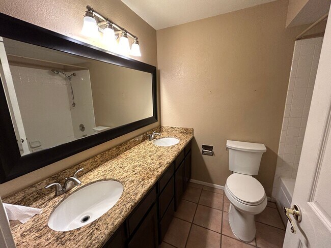 Building Photo - 7511 W Kimberly Way