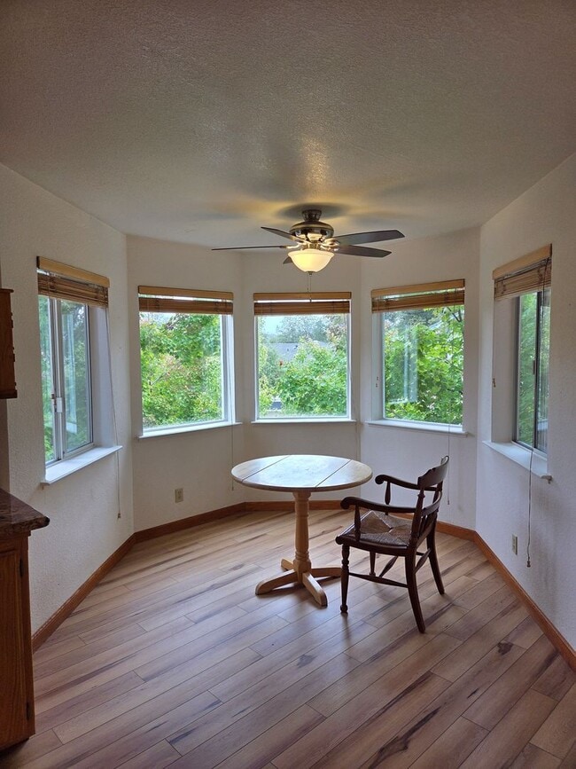 Building Photo - Discover Your Dream Home