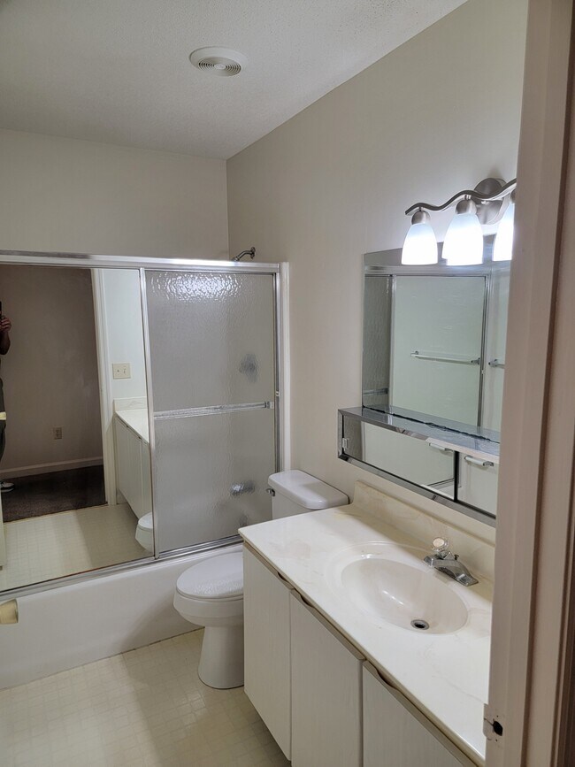 Building Photo - 8493 Shawn Ridge Dr