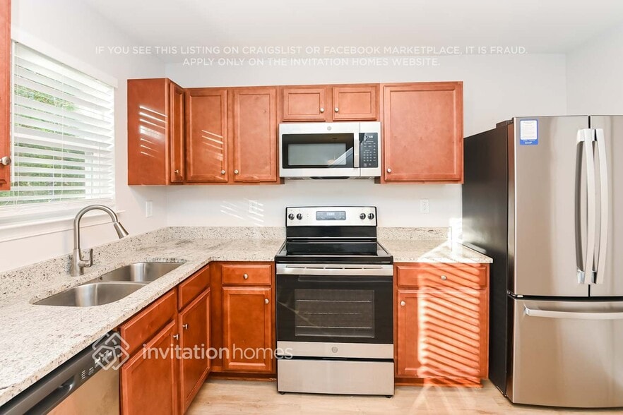 Building Photo - 6528 Pennacook Dr