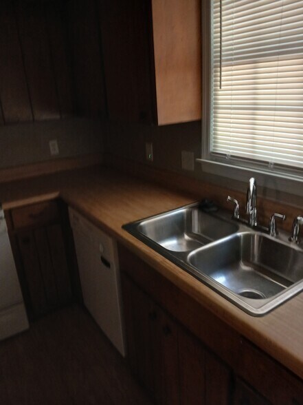 Building Photo - 107 Twin Creek Ct