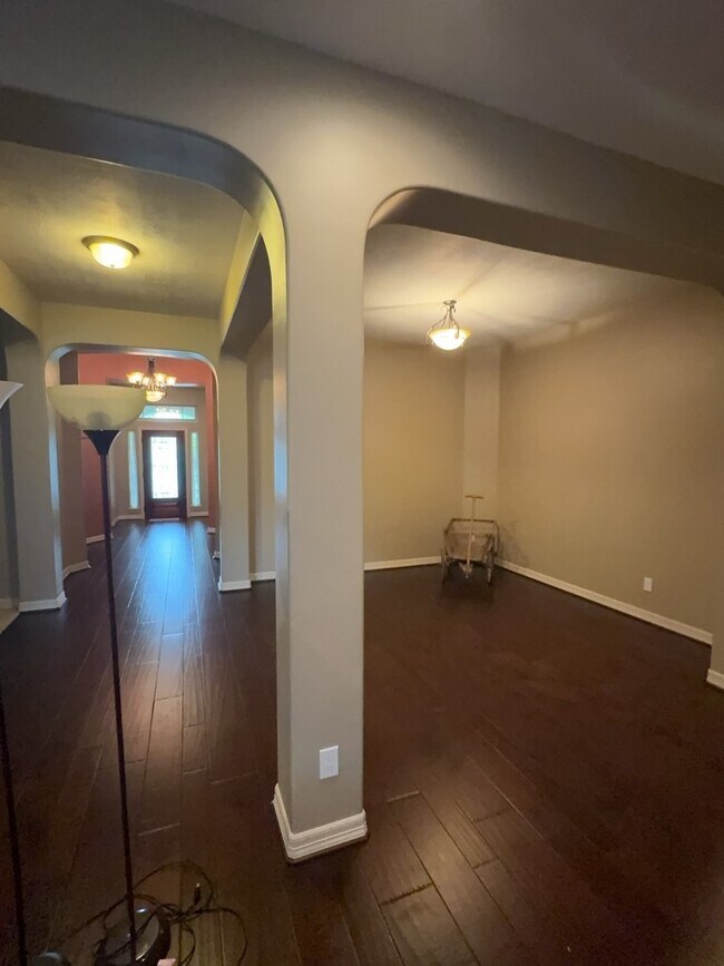 Building Photo - 8211 Mattwood Dr