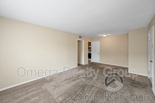 Building Photo - 2901 18th Ave