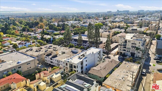 Building Photo - 1820 Prosser Ave