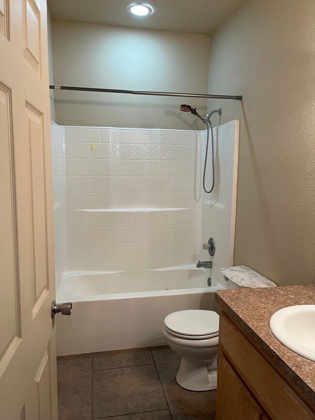 Building Photo - 101 E St